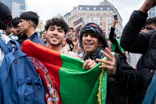Belgisch-Afghaanse jongeren komen op straat tegen de taliban en voor meer Europese tussenkomst in de Afghaanse staatsgreep.