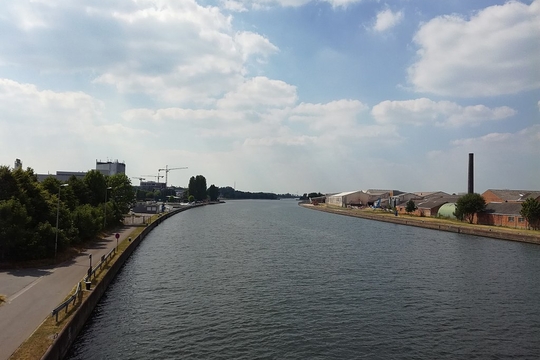 Het Albertkanaal in Hasselt