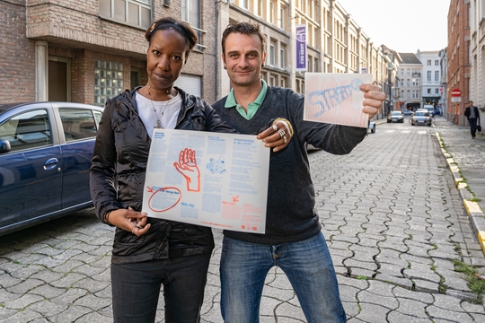Straatwijsredacteurs Natacha en Stefaan Foto (c) David Van Hecke