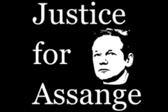 Julian Assange blijft voorlopig nog in de cel.