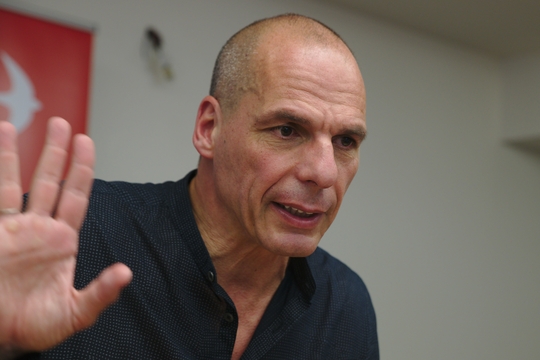Yanis Varoufakis (CC BY-SA 4.0 DTRocks)-min