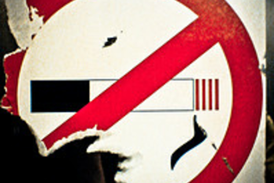 De kliklijn voor rokende cafébezoekers: een nuttige of eerder stalinistische maatregel? (Foto Marco Raaphorst)