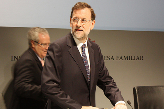 De conservatieve kandidaat Mariano Rajoy zou afstevenen op een verpletterden verkiezingsoverwinning
