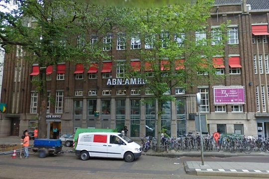 Het ABN Amro-kantoor in Amsterdam. (Foto Google Street View)