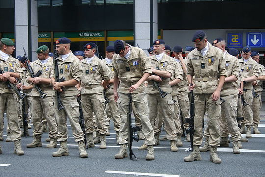 Des militaires belges lors de la parade du 21 juillet, Bruxelles. (Photo: Antonio Ponte/ juillet 2009/ Flickr-CC)
