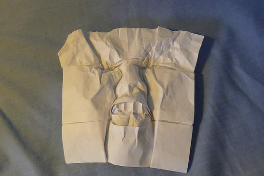 Un visage en papier plié (Foto: Origami_madness/ Juillet 2008/ Flickr-CC)