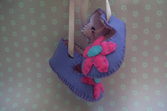 Des chaussons pour bébé (Photo: FunkyShapes/ Décembre 2006/ Flickr-CC)