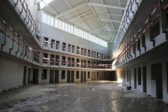Foto-1-Gevangenis-Beveren-®-PVL-Het-Nieuwsblad.jpg