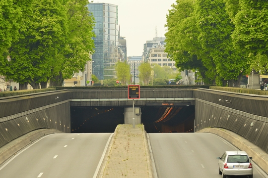 Kunst-Wettunnel in Brussel (Foto: Stephane Mignon)