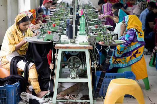 Vijf jaar na de ramp in Rana Plaza zijn de textielarbeiders in Bangladesh nog altijd niet veilig. (Foto: © Lieve Blancquaert/Wereldsolidariteit)