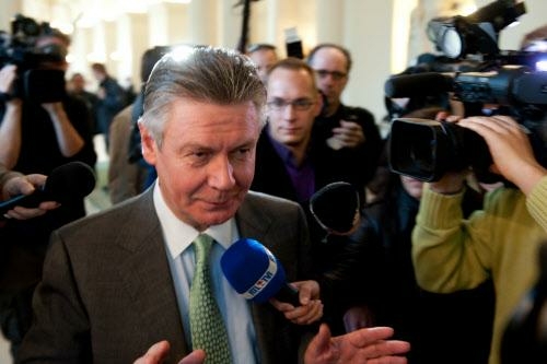 Karel De Gucht vraagt zich af of de Vlaamse partijen ten prooi gevallen zijn aan collectieve verdwazing (Foto Danny Gys - Reporters)