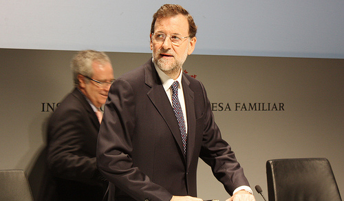 De conservatieve kandidaat Mariano Rajoy zou afstevenen op een verpletterden verkiezingsoverwinning