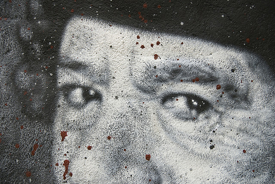 Peinture murale représentant le colonel Kadhafi (Photo: Thierry Ehrmann/ Juin 2009/ Flickr-CC)
