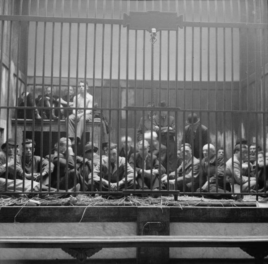 Al dan niet vermeende collaborateurs werden na de bevrijding onder meer in de Antwerpse Zoo opgesloten. Van de tot celstraf veroordeelden was in 1950 echter al 93 procent weer op vrije voeten. (Foto RV)