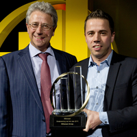 Johan en Tom Willemen in 2013 bij de uitreiking van de trofee voor onderneming van het jaar. 